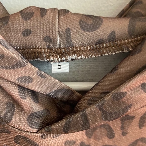CHEETAH PRINT HOODIE - Picture 2 of 3